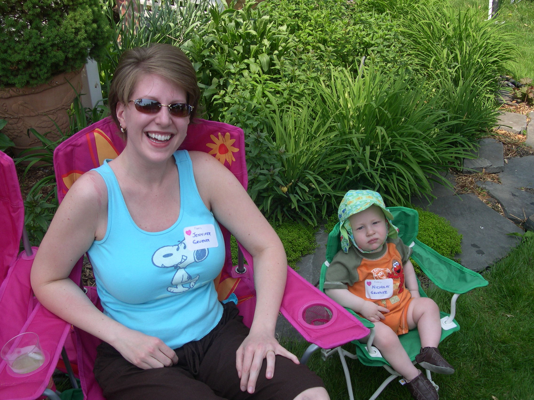 Jen and Nicky relaxing in the chairs