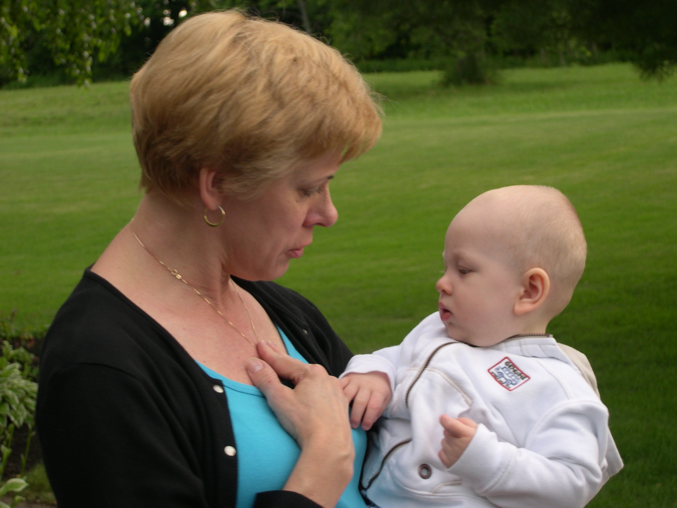 Nicky likes Aunt Patty's necklace!