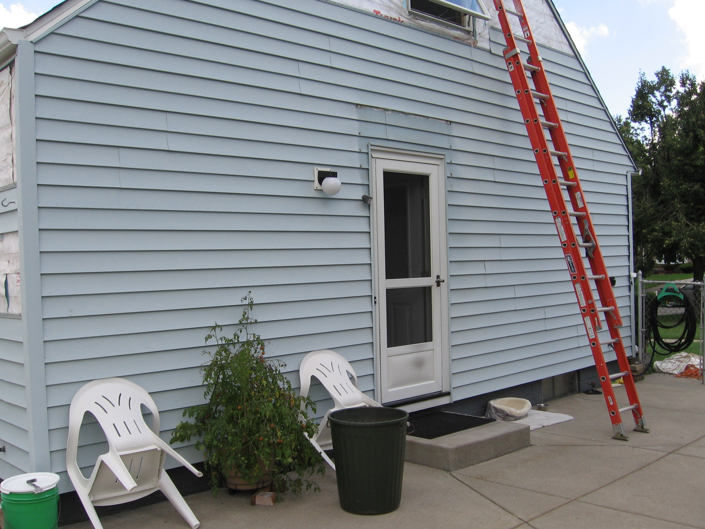 Another view of the driveway side