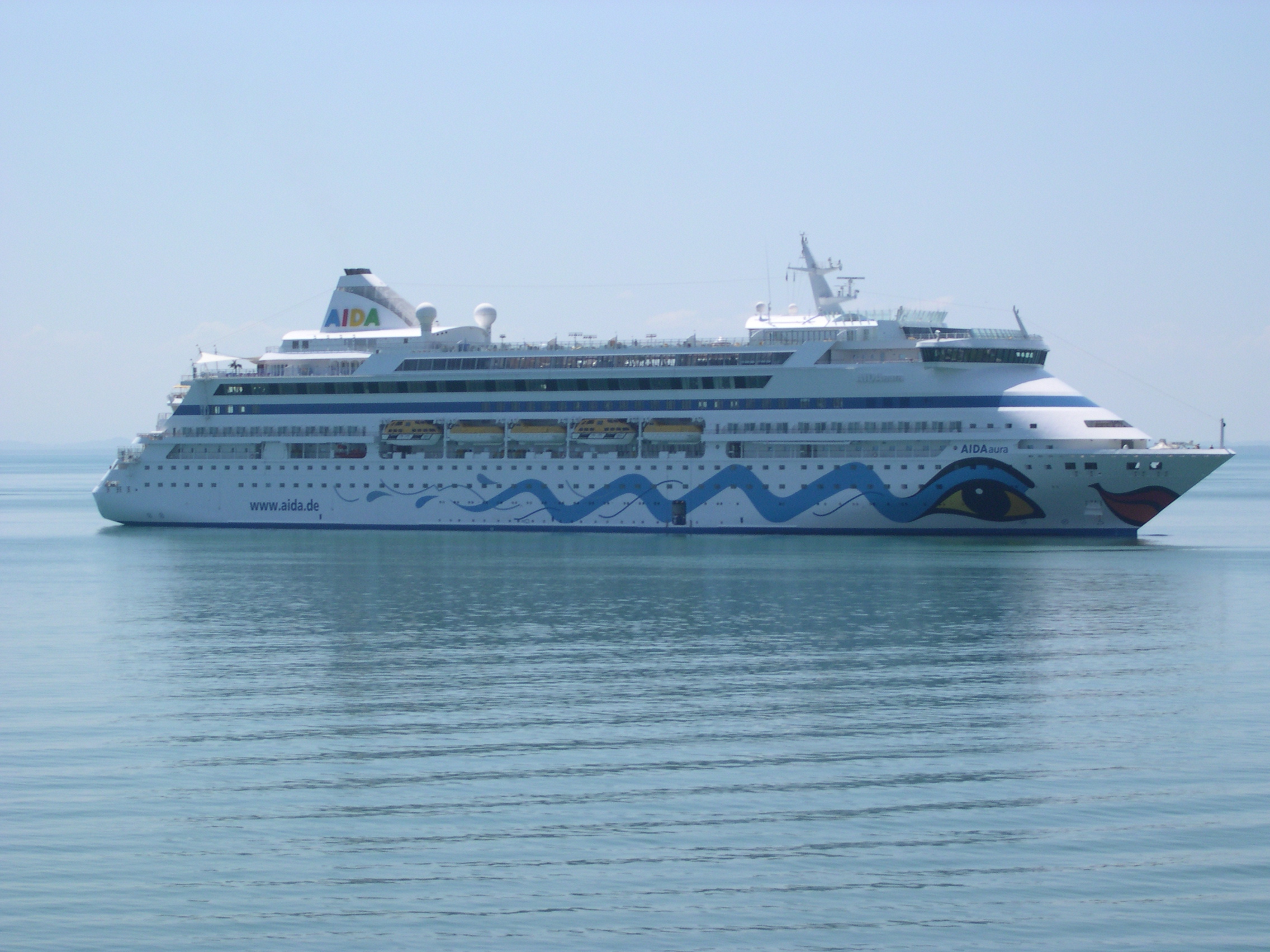 Another cruise ship docked in Belize