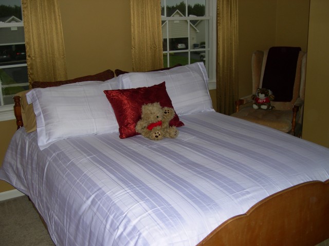 Guest Room 002.jpg